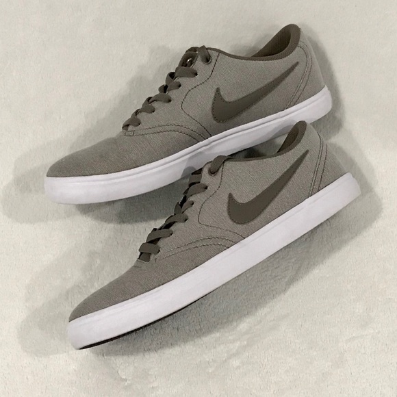 Nike Other - Like new! Nike Men’s SB Check Solar Canvas Shoes